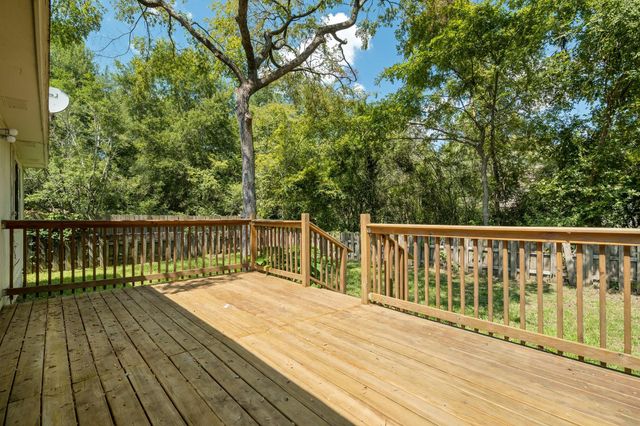 72 Oldstream Court, The Woodlands, TX 77381