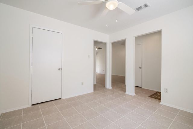 72 Oldstream Court, The Woodlands, TX 77381