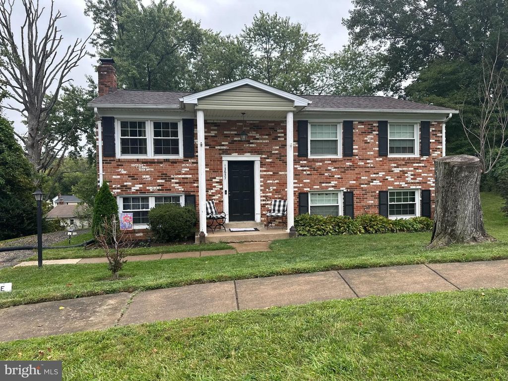 13637 LYNBROOK CT, Woodbridge, VA 22193