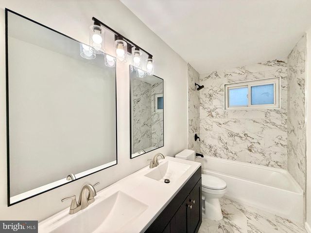 4 ALTAIR CT, Turnersville, NJ 08012