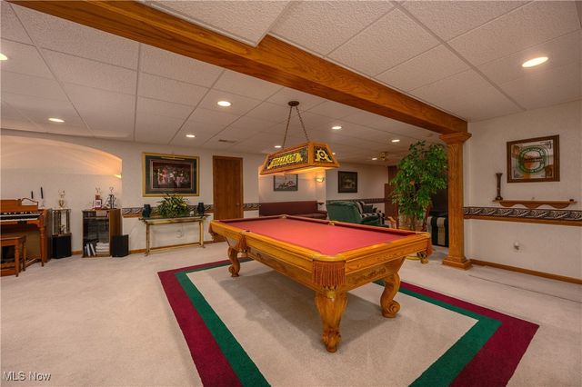 986 S Azalea Boulevard, Barberton, OH 44203