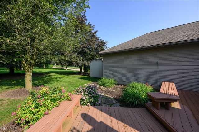 986 S Azalea Boulevard, Barberton, OH 44203