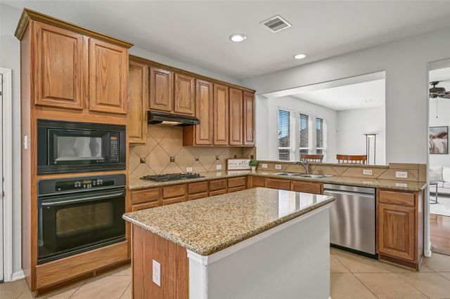 1902 Highland Point Court, Pearland, TX 77581