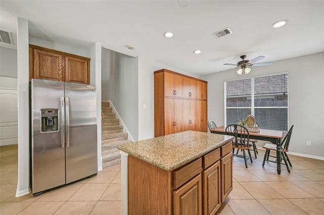 1902 Highland Point Court, Pearland, TX 77581