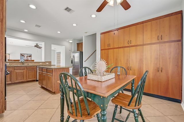 1902 Highland Point Court, Pearland, TX 77581