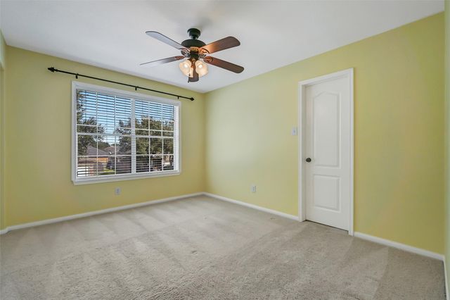 1902 Highland Point Court, Pearland, TX 77581
