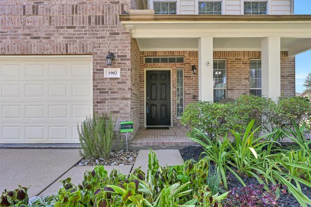 1902 Highland Point Court, Pearland, TX 77581