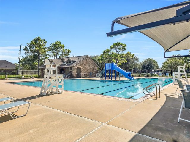 1902 Highland Point Court, Pearland, TX 77581