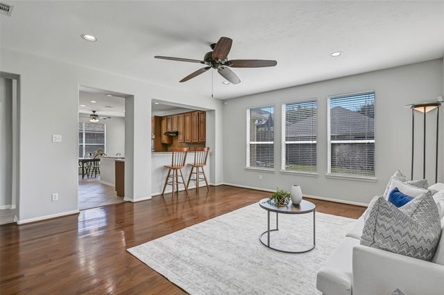 1902 Highland Point Court, Pearland, TX 77581