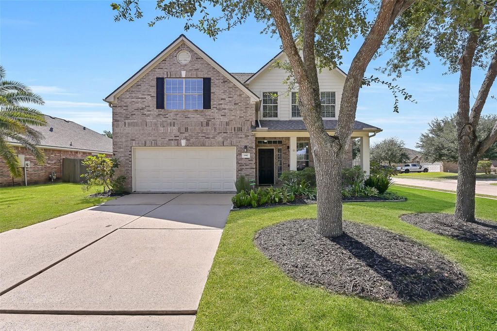 1902 Highland Point Court, Pearland, TX 77581