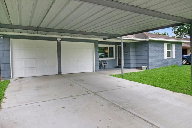 1801 Beusch Drive, Pasadena, TX 77502