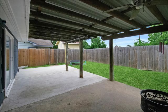1801 Beusch Drive, Pasadena, TX 77502