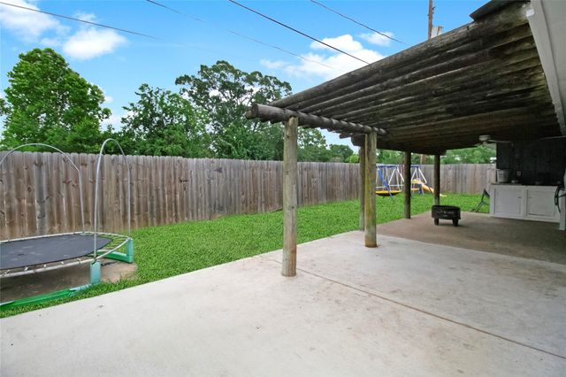 1801 Beusch Drive, Pasadena, TX 77502
