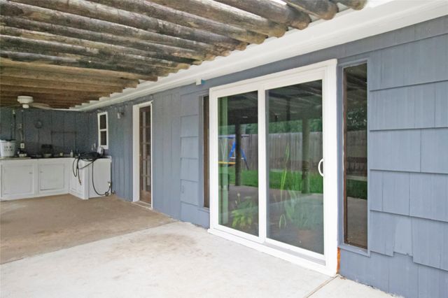 1801 Beusch Drive, Pasadena, TX 77502