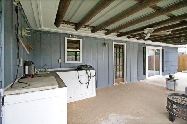 1801 Beusch Drive, Pasadena, TX 77502