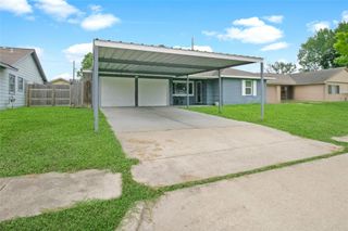 1801 Beusch Drive, Pasadena, TX 77502