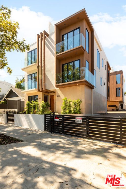837 1/2 Waterloo Street, Los Angeles, CA 90026 — exterior