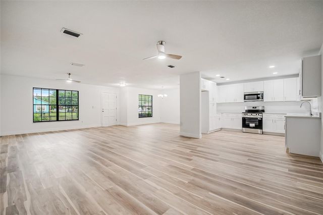 5232 CRISFIELD COURT, Orlando, FL 32808