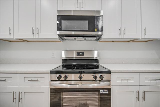 5232 CRISFIELD COURT, Orlando, FL 32808