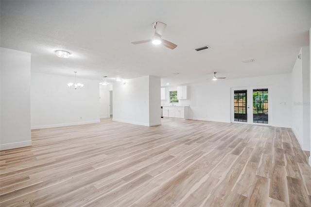 5232 CRISFIELD COURT, Orlando, FL 32808