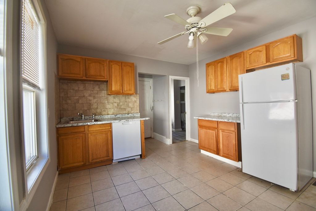 49 Hanover St 2, Lynn, MA 01902