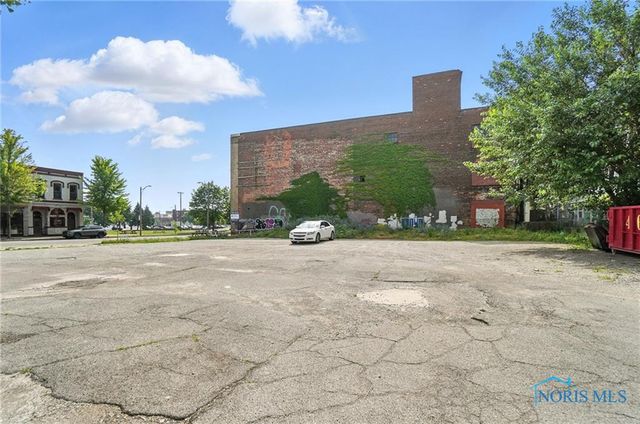 1301 Adams Street, Toledo, OH 43604