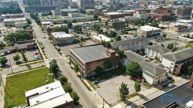 1301 Adams Street, Toledo, OH 43604