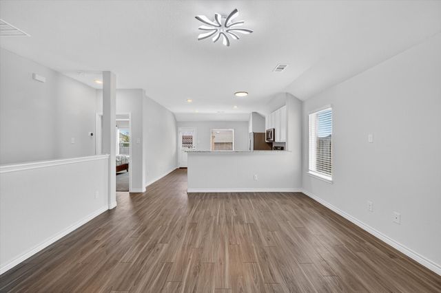 1601 Luke Street, Ennis, TX 75119