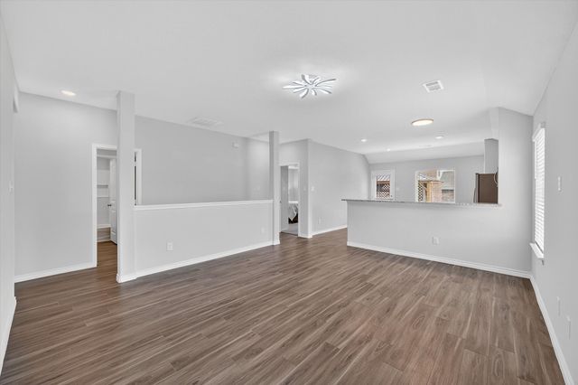 1601 Luke Street, Ennis, TX 75119