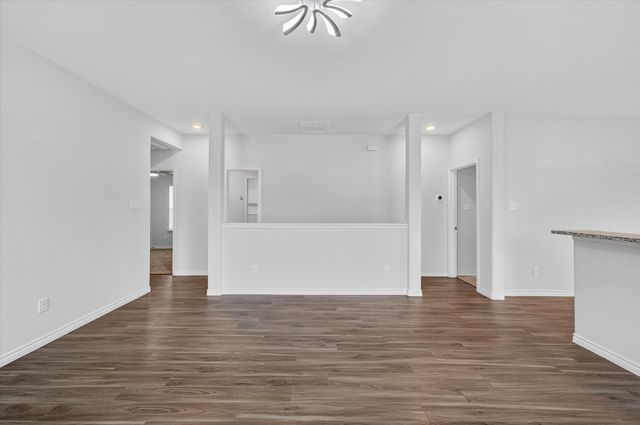 1601 Luke Street, Ennis, TX 75119