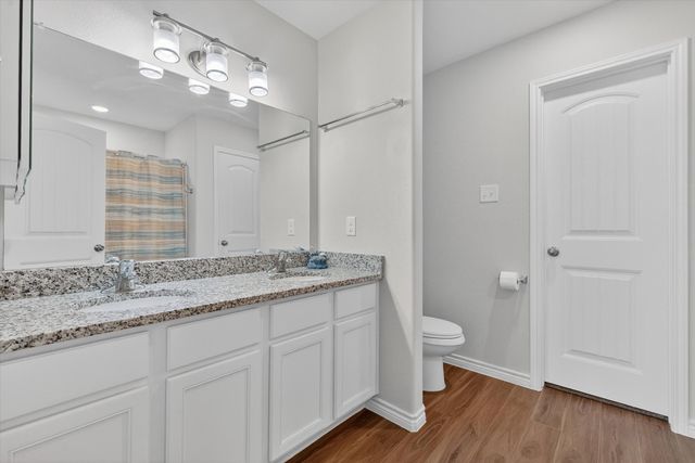 1601 Luke Street, Ennis, TX 75119