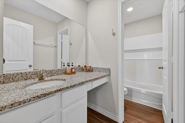 1601 Luke Street, Ennis, TX 75119