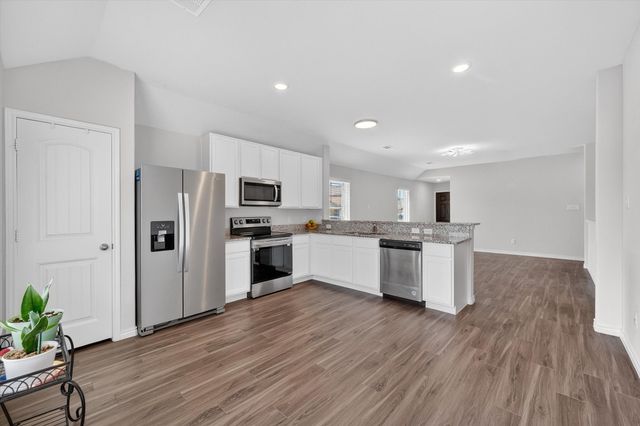 1601 Luke Street, Ennis, TX 75119