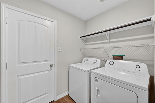 1601 Luke Street, Ennis, TX 75119