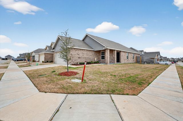 1601 Luke Street, Ennis, TX 75119