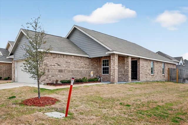 1601 Luke Street, Ennis, TX 75119