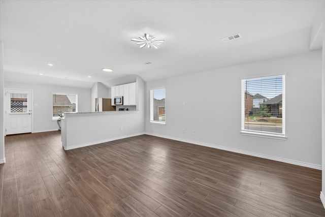 1601 Luke Street, Ennis, TX 75119