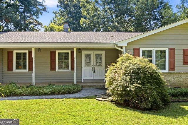 56 Bonnie Lane NW, Lilburn, GA 30047