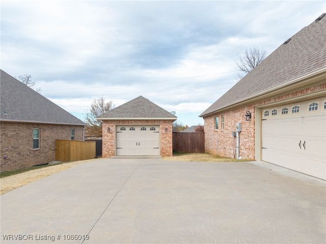 8627 Reata Street, Fort Smith, AR 72916