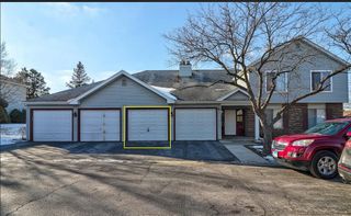 7010 Barrington Court 102, Woodridge, IL 60517