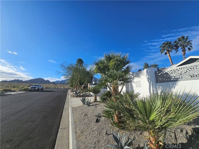 54925 Avenida Alvarado, La Quinta, CA 92253