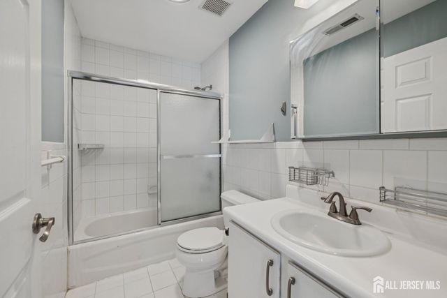 21 Park Square, Metuchen, NJ 08840