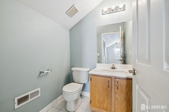 21 Park Square, Metuchen, NJ 08840
