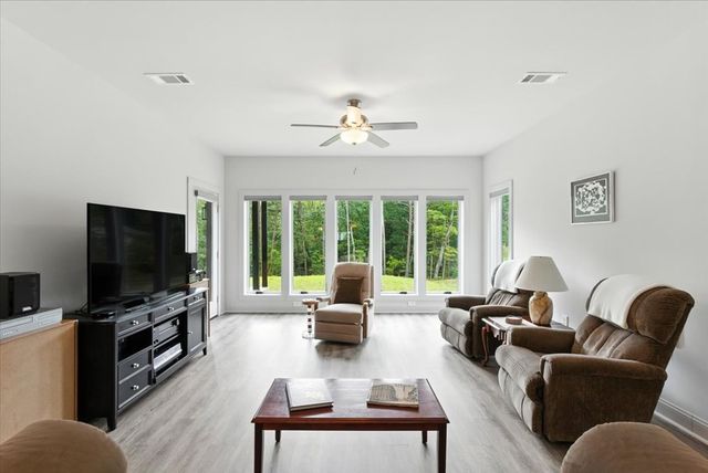 500 Brown Deer Drive, Talking Rock, GA 30175