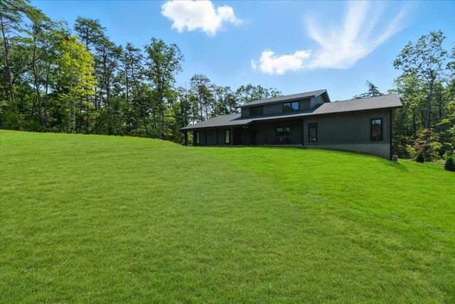 500 Brown Deer Drive, Talking Rock, GA 30175