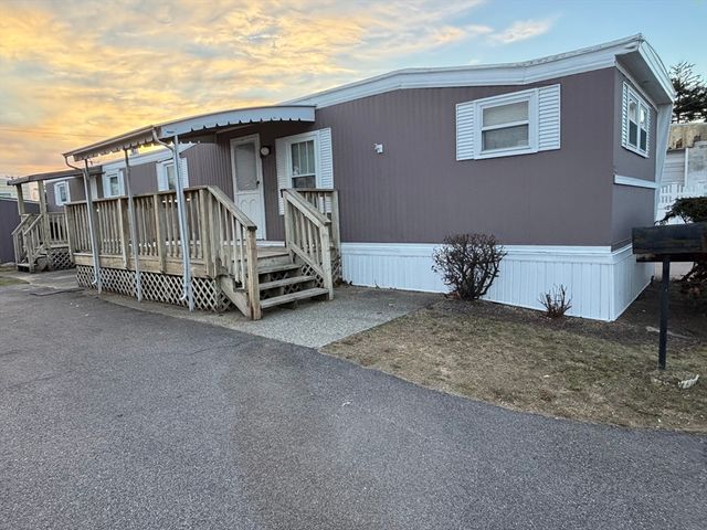 633 East Washington Street 17A, North Attleboro, MA 02760