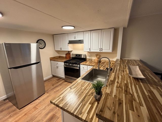 633 East Washington Street 17A, North Attleboro, MA 02760