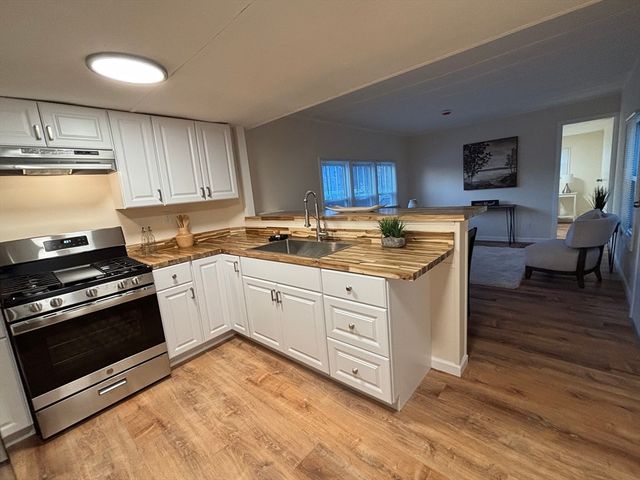 633 East Washington Street 17A, North Attleboro, MA 02760