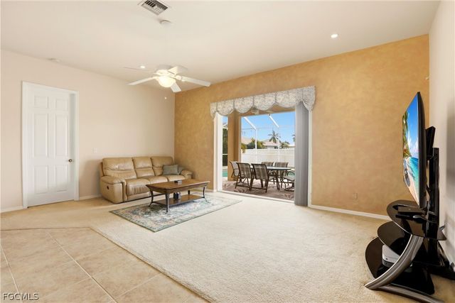 1006 SW 22nd TER, Cape Coral, FL 33991