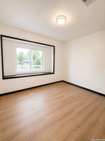 6807 WINTER LAKE ST, San Antonio, TX 78244